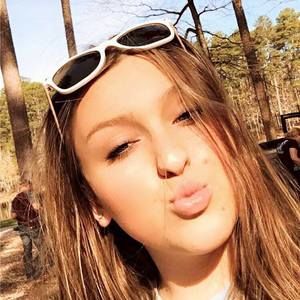 Meet your Posher, Alyssa